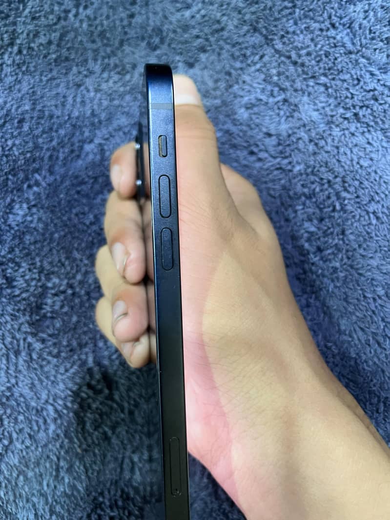 Apple iPhone 12 7