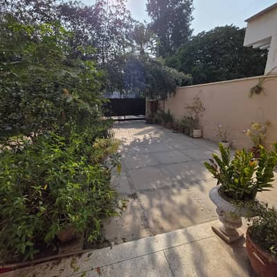 Prime Location 5-Bed House In F-11 Double Kitchen, Wide Street