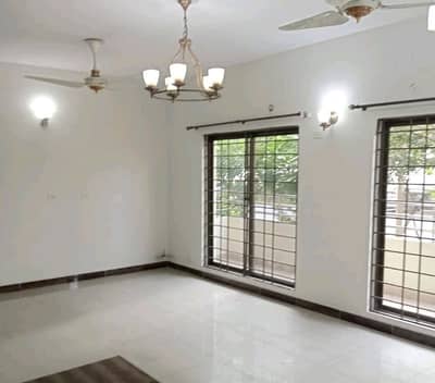 A Flat Of 12 Marla In Lahore