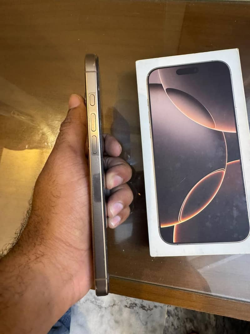 Apple iPhone 16 Pro Max 3