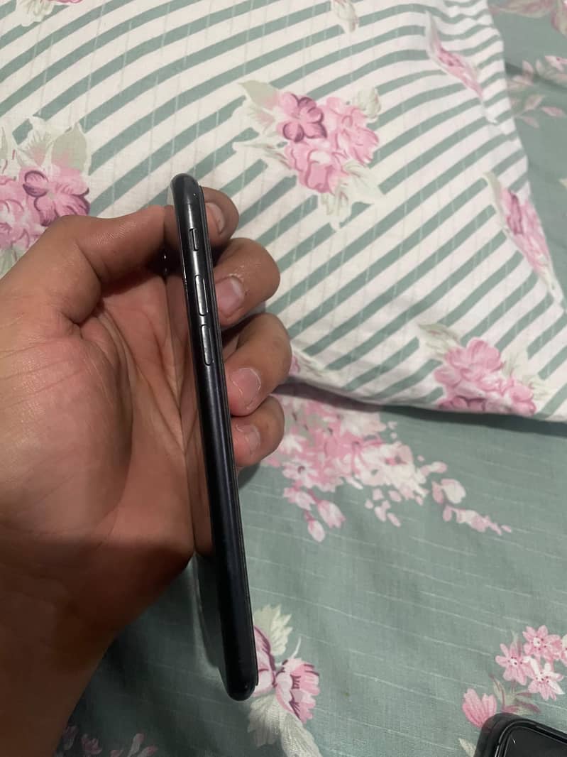 Apple iPhone SE 8