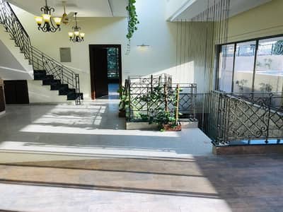 F-7 Luxurious Full House With Basement 6 Bedrooms