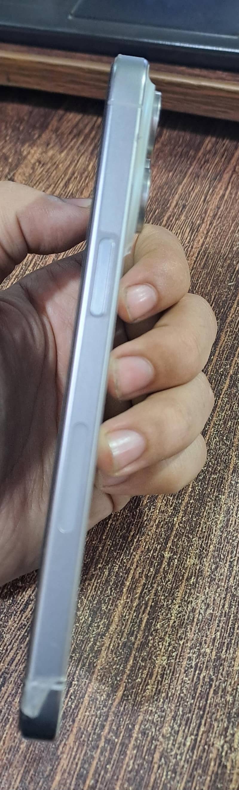 Apple iPhone 15 Pro Max 3