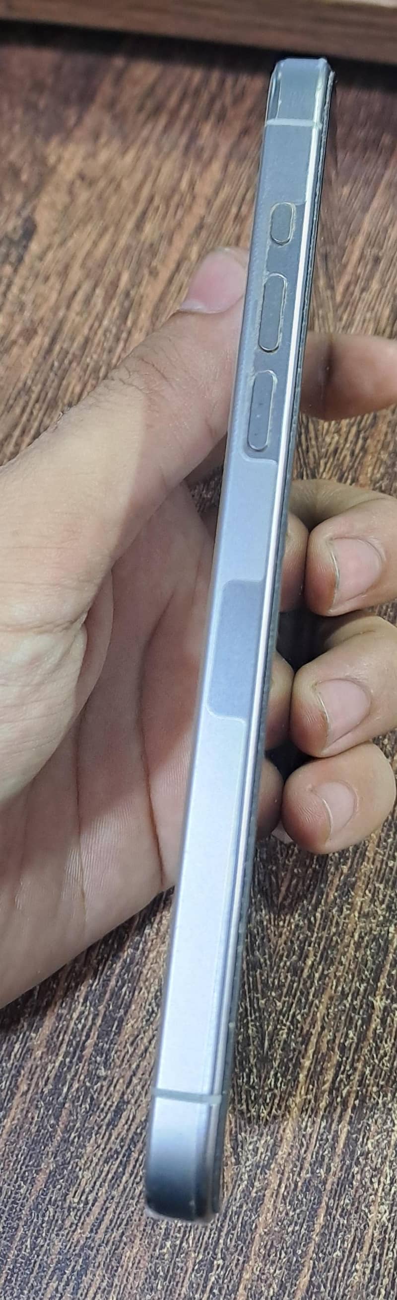 Apple iPhone 15 Pro Max 4