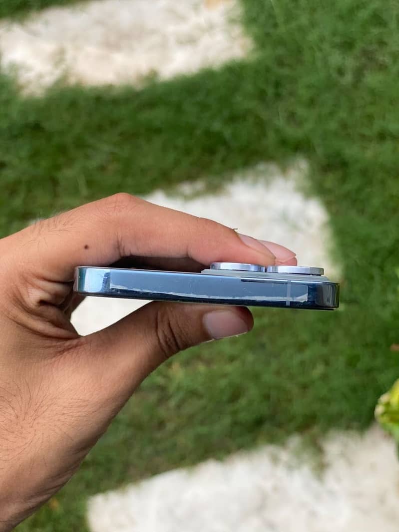 Apple iPhone 13 Pro Max 1