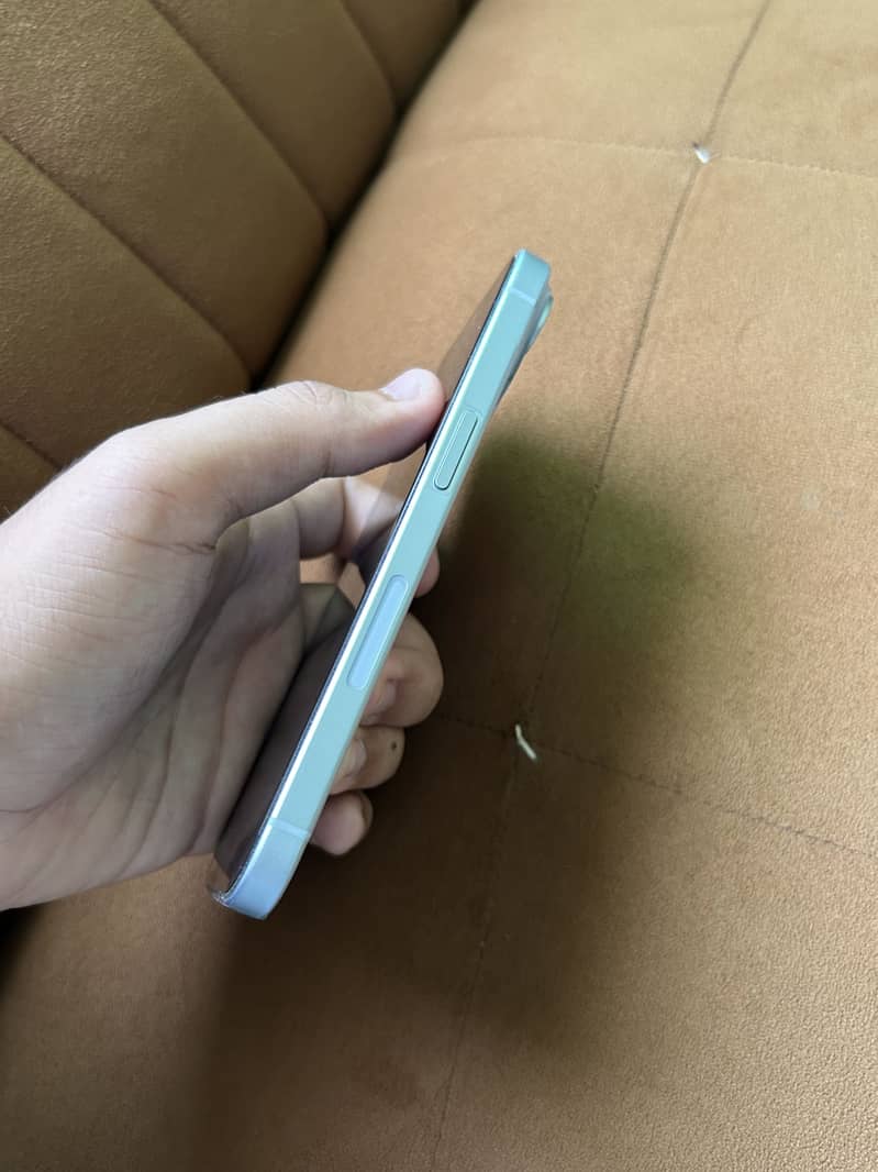 Apple iPhone 15 3