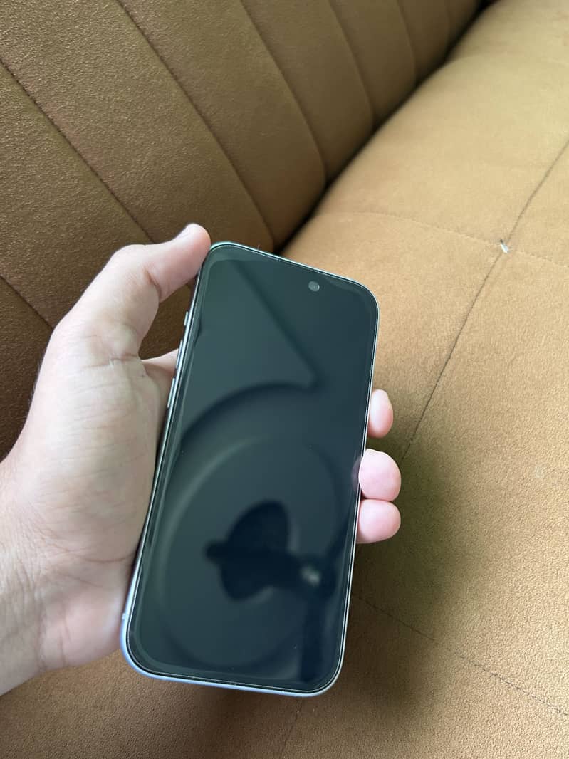 Apple iPhone 15 4