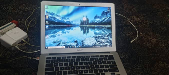 Apple MacBook Air  Core i5 4GB 128GB SSD Slim & Smart - Battery Good