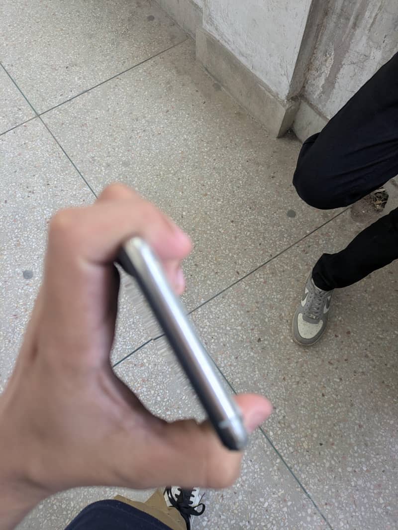 Apple iPhone XS Max 2