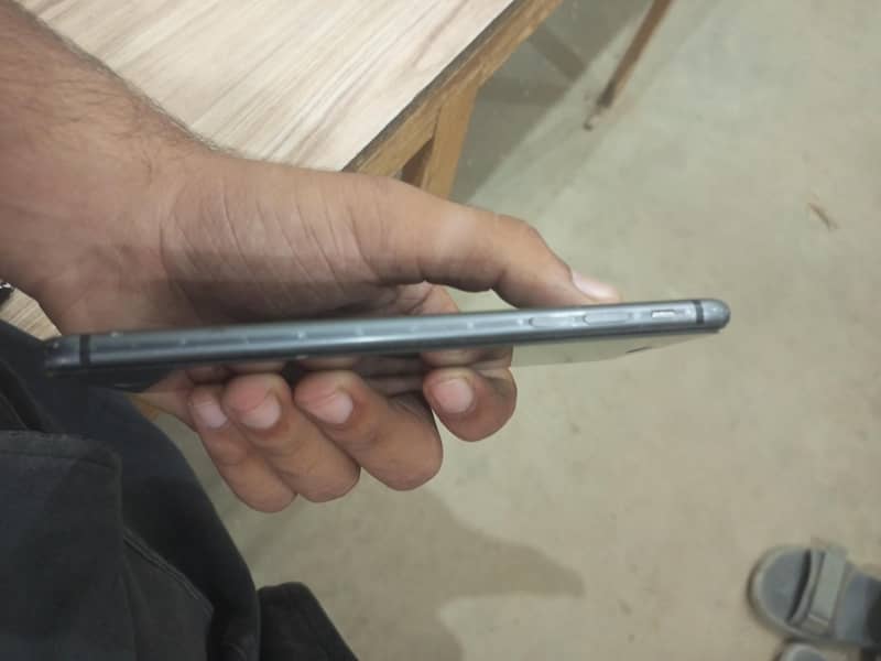 Apple iPhone 8 Plus 2