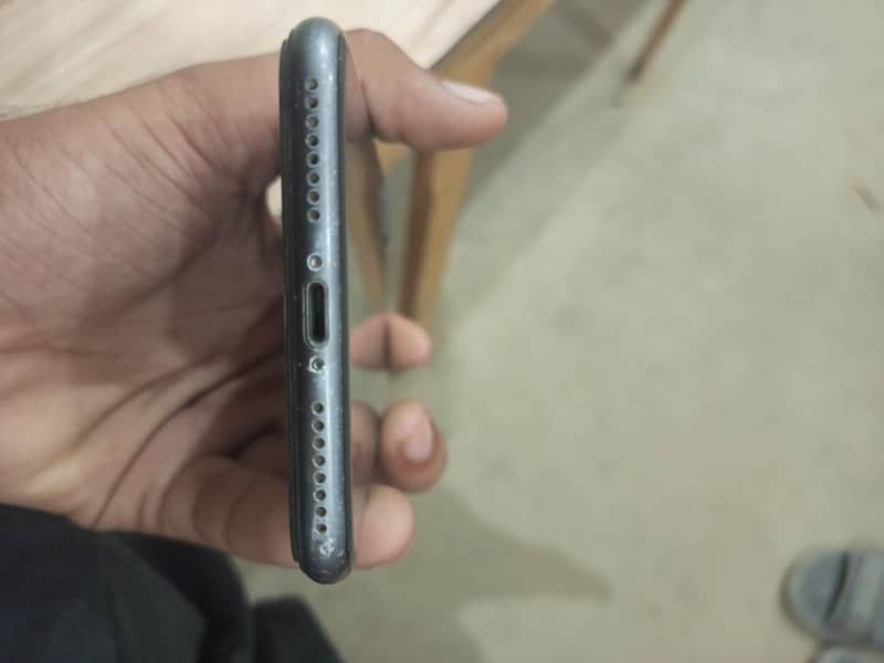 Apple iPhone 8 Plus 3
