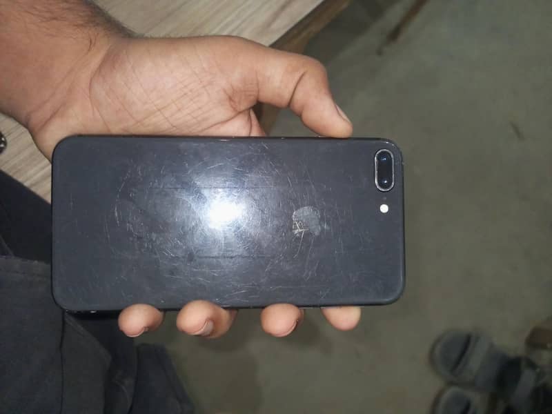 Apple iPhone 8 Plus 6