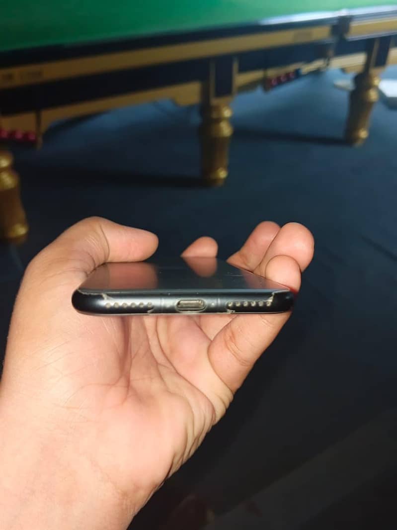 Apple iPhone SE 3rd generation 2022 3