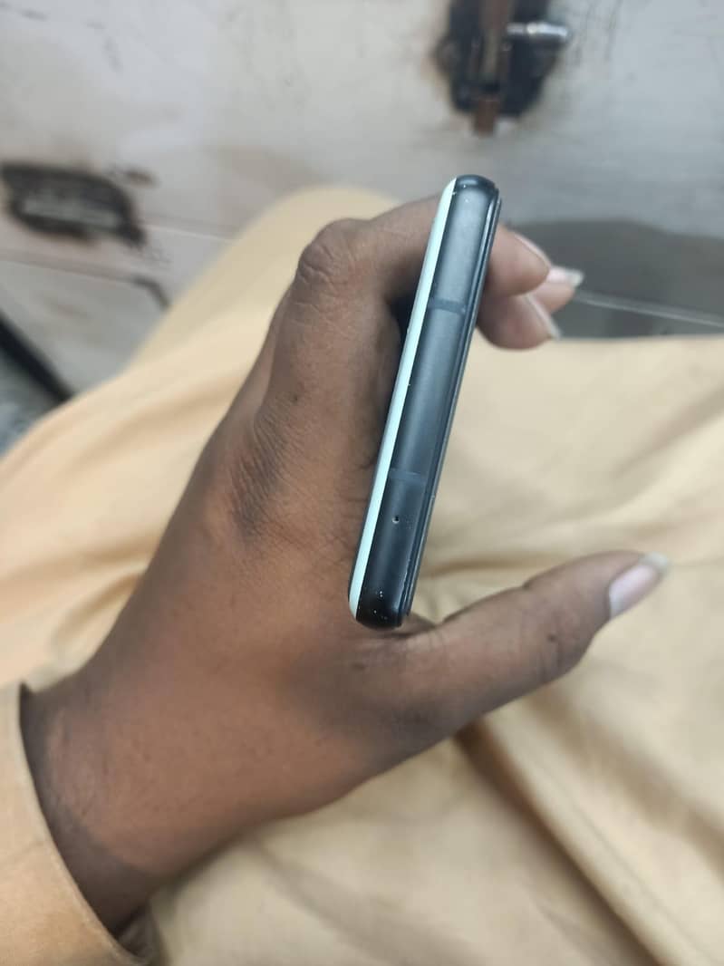 Google Pixel 6a 5