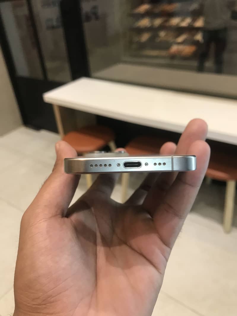 Apple iPhone 15 Pro 1