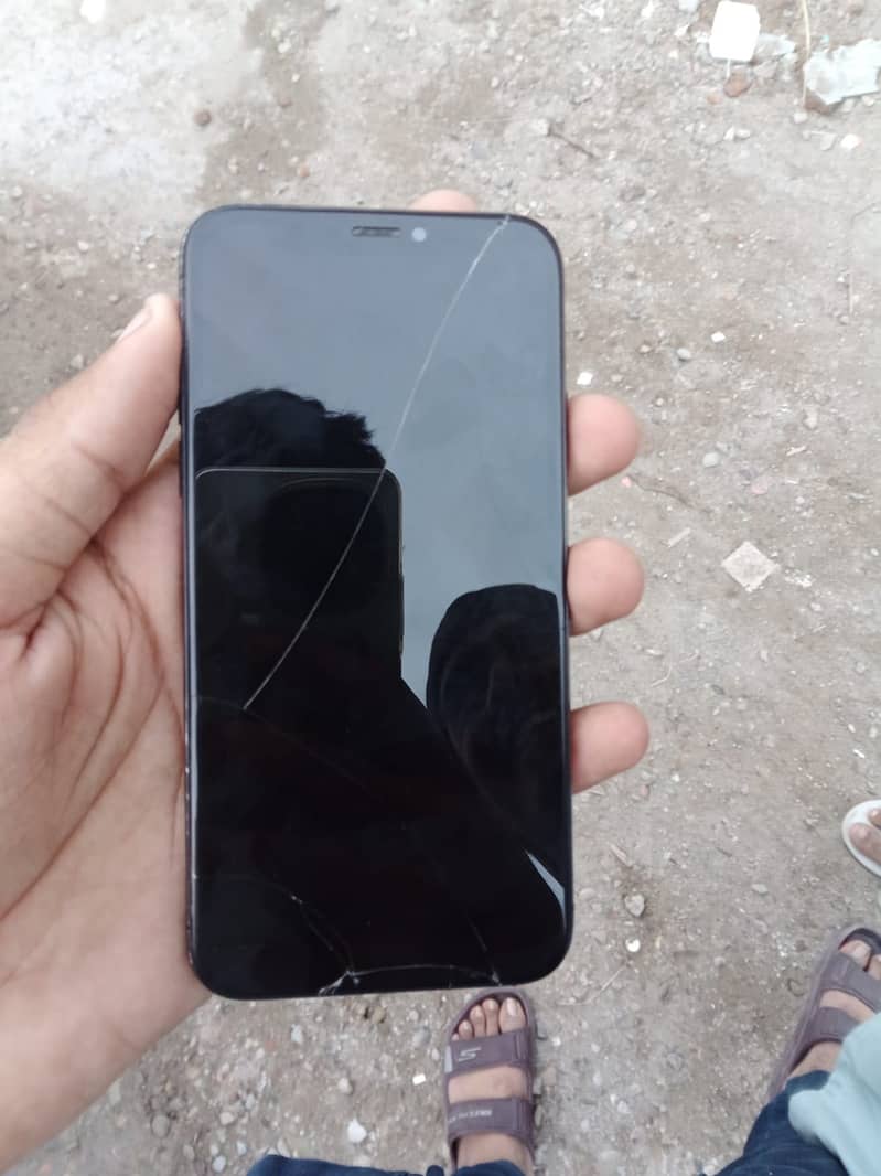 Apple iPhone X 4