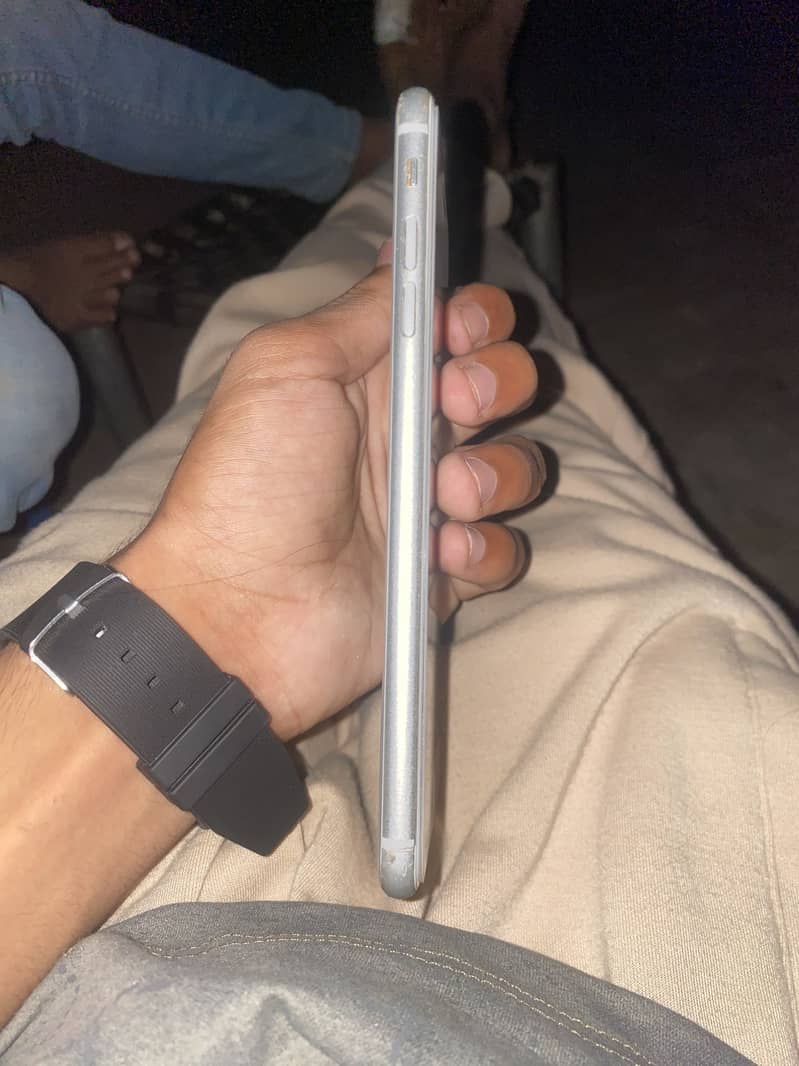 Apple iPhone 8 Plus 3