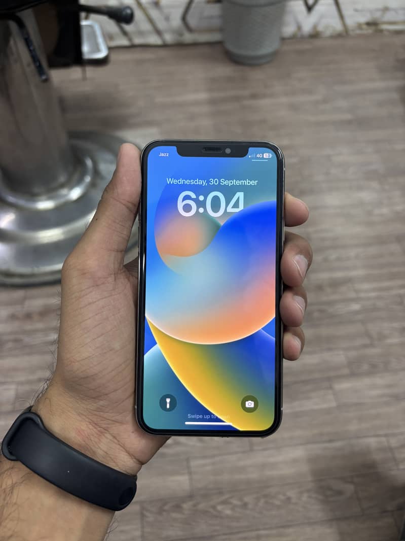 Apple iPhone X 5