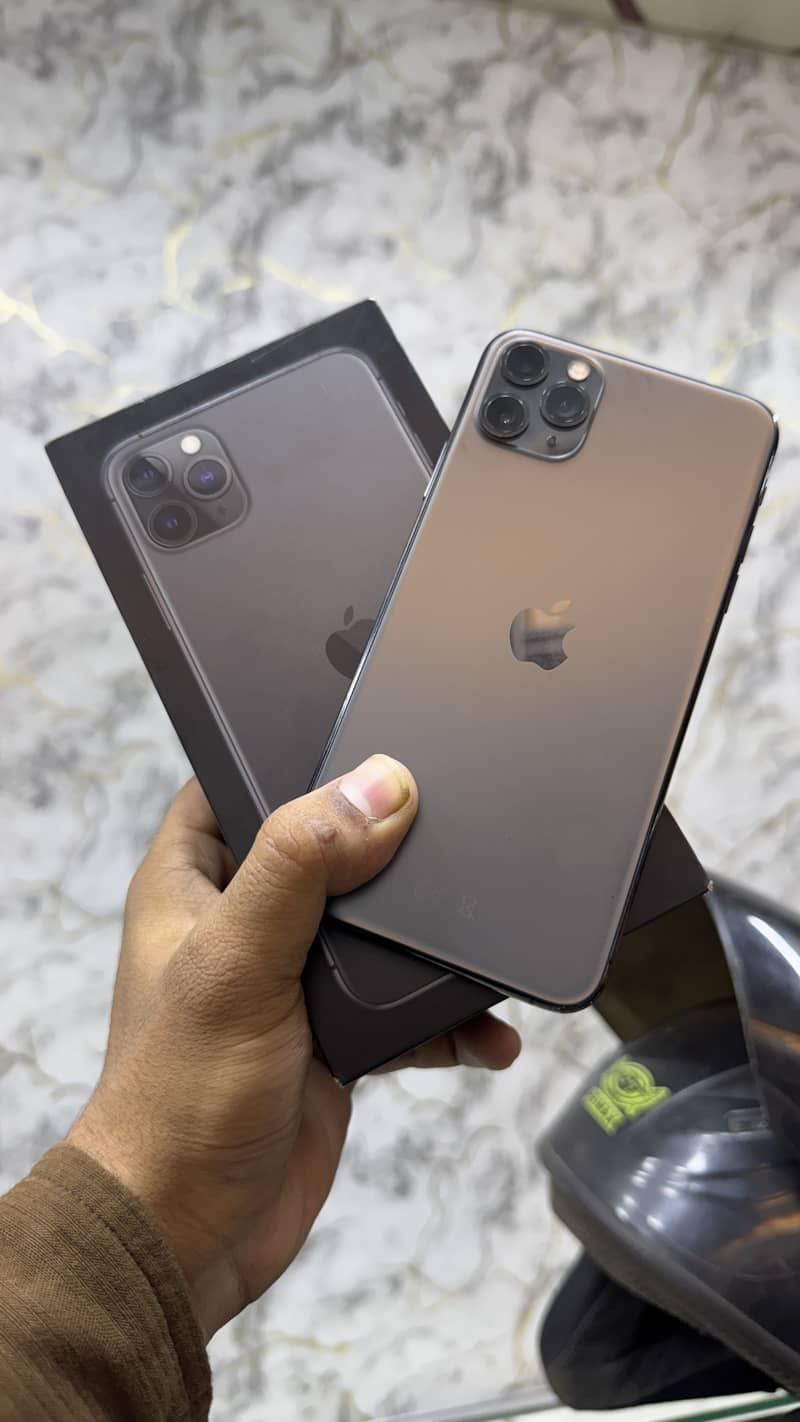 Apple iPhone 11 Pro Max 1