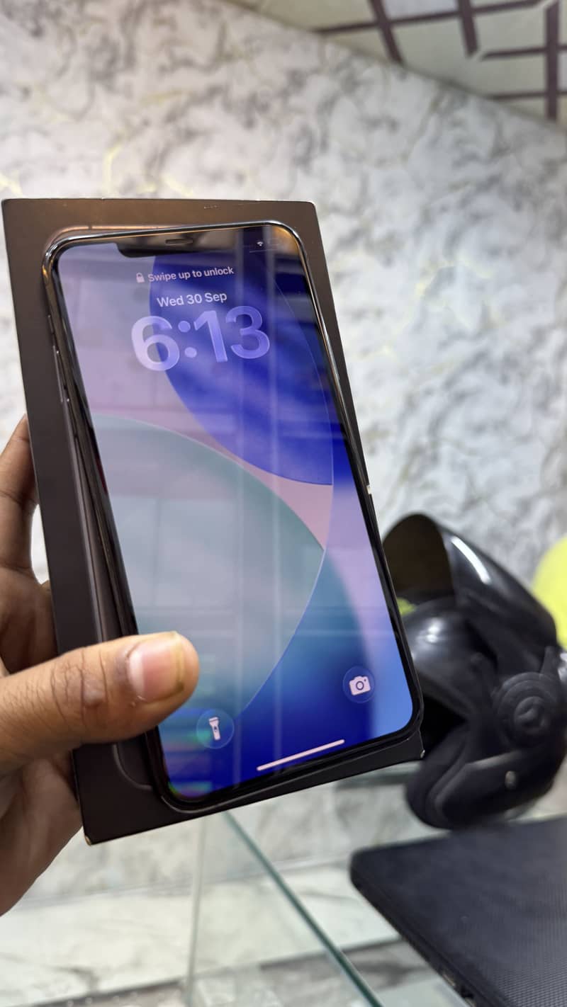 Apple iPhone 11 Pro Max 6