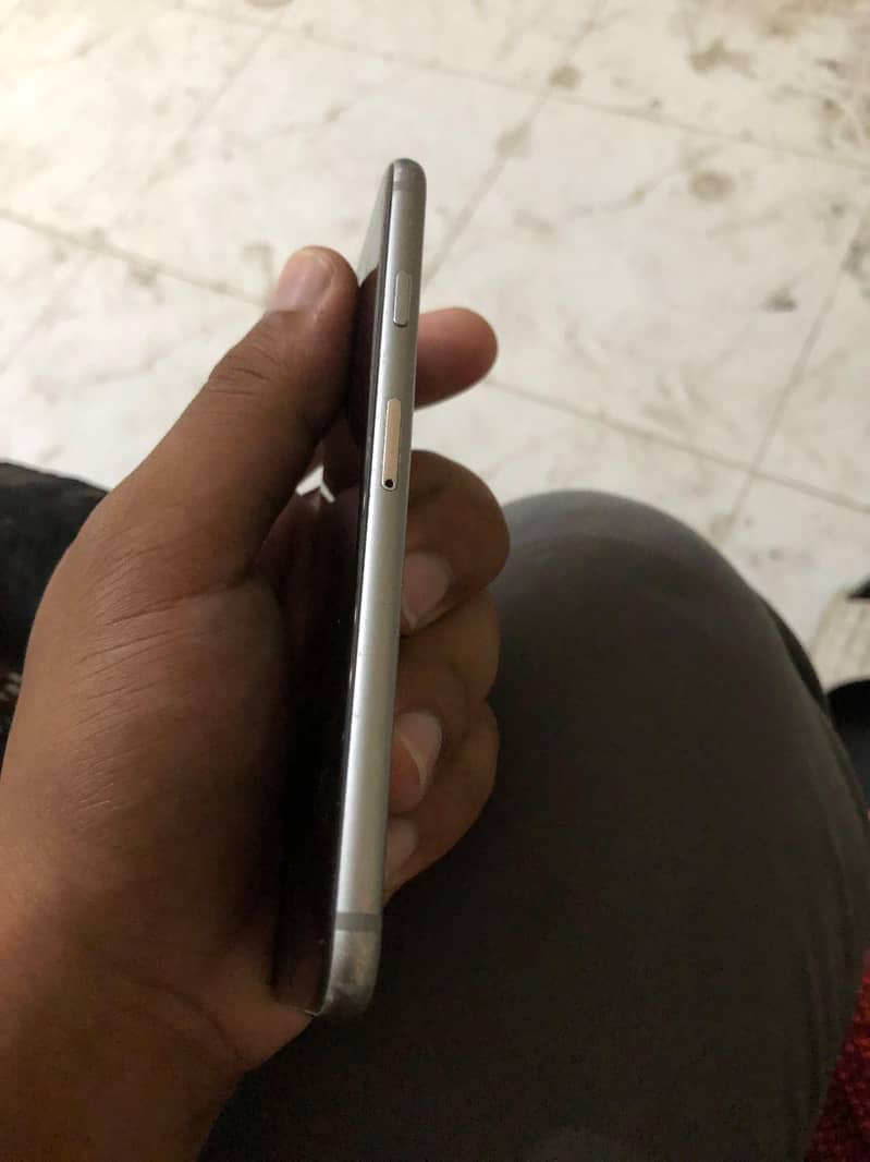 Apple iPhone 6S 2