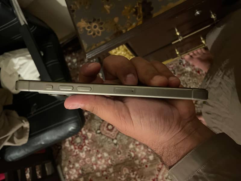 Apple iPhone 15 Pro Max 0