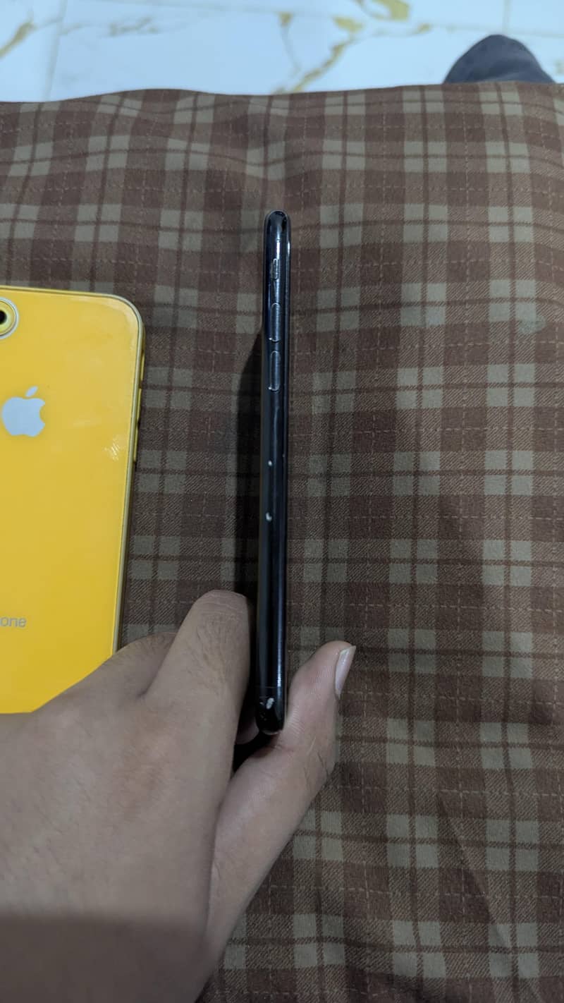 Apple iPhone 7 3