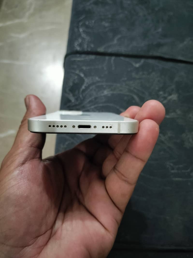 Apple iPhone 13 3