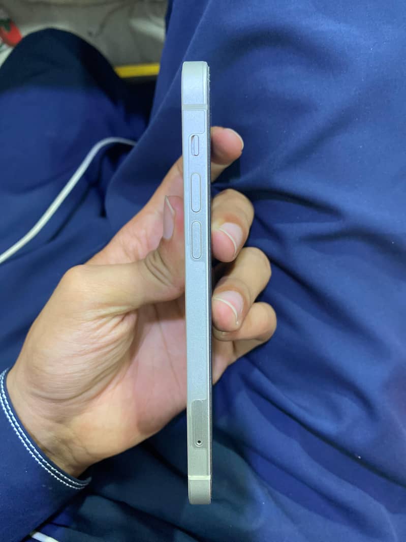 Apple iPhone 12 3