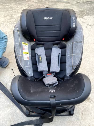Premium Giggles baby car seat (0-36 kg) Excellent condition