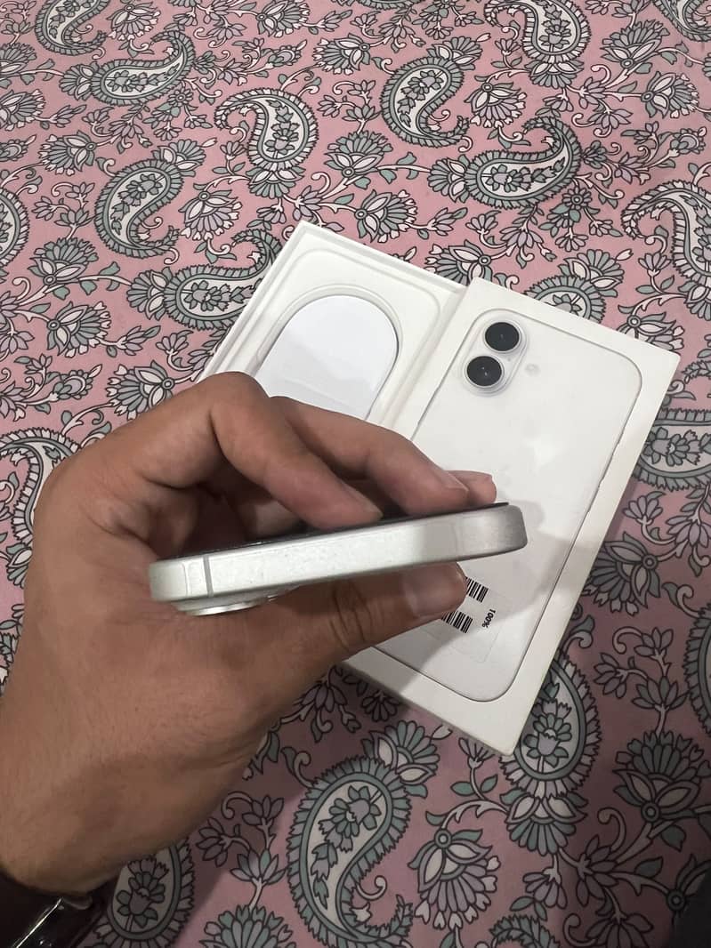 Apple iPhone 17 4