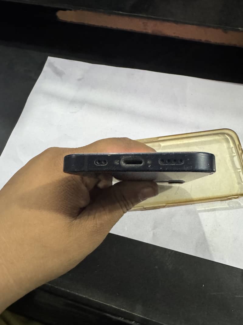 Apple iPhone 12 7