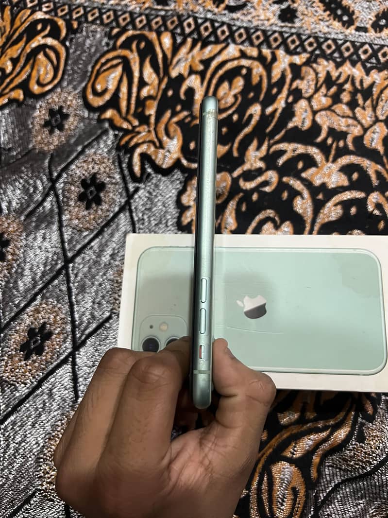 Apple iPhone 11 2