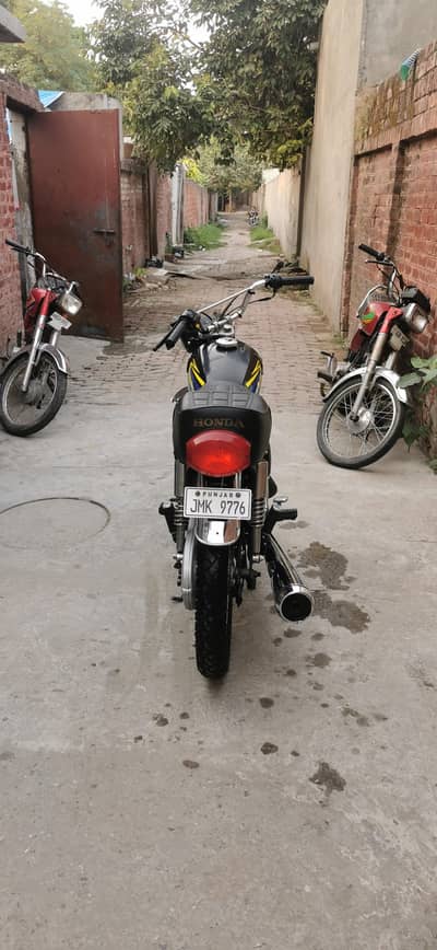 united 125