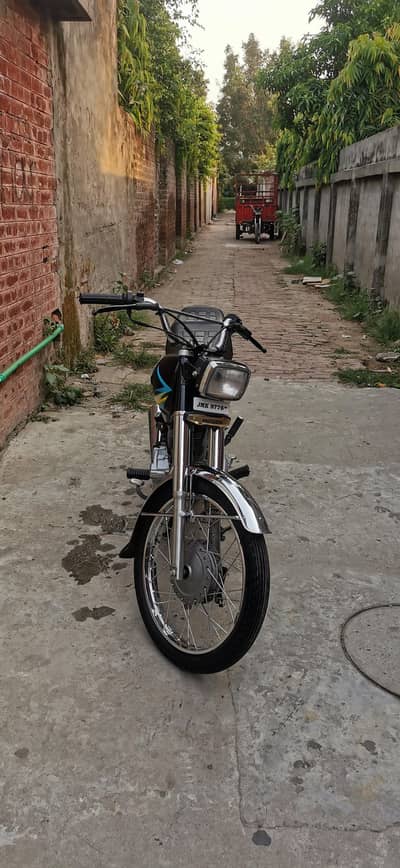 united 125
