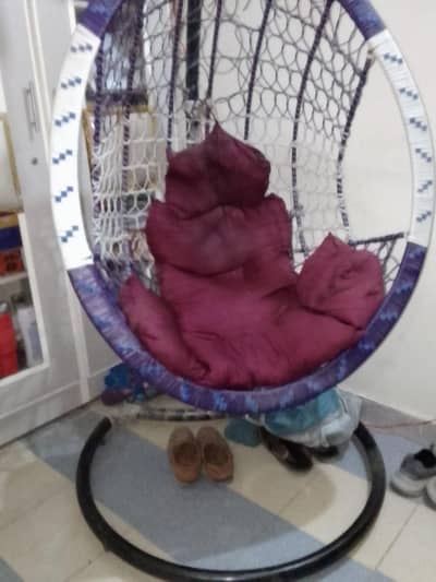 Hanging swing chair