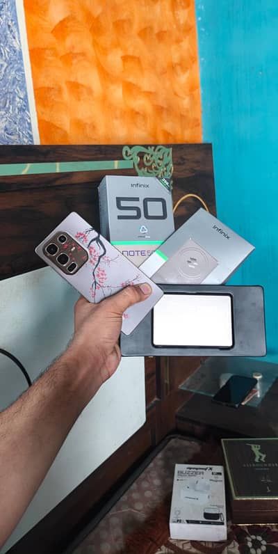Infinax not 50 pro 12/256 in undar Wairanty only camara issue