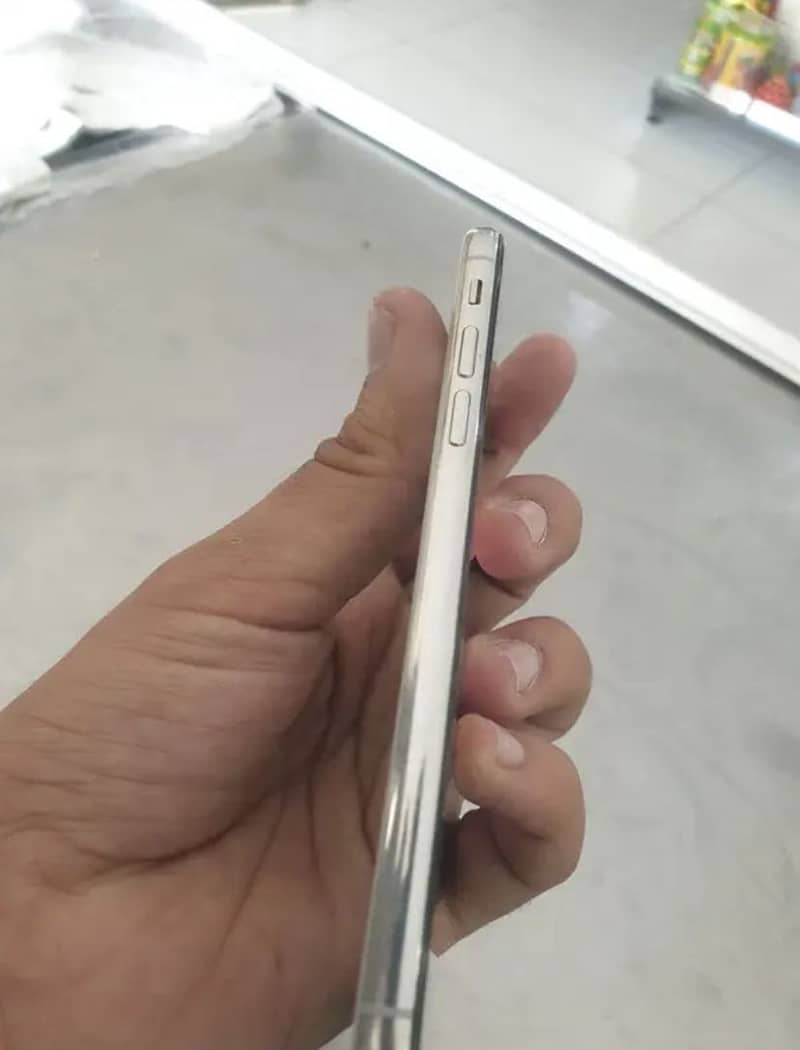 iPhone XS 0
