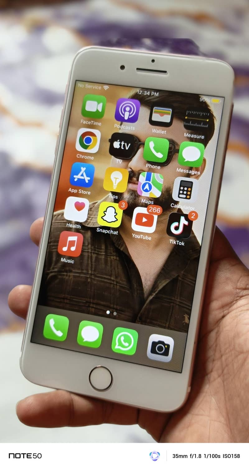 Apple iPhone 7 Plus 1