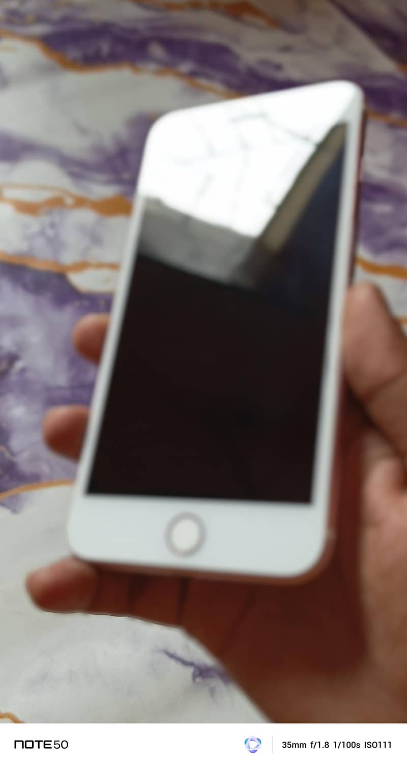 Apple iPhone 7 Plus 2