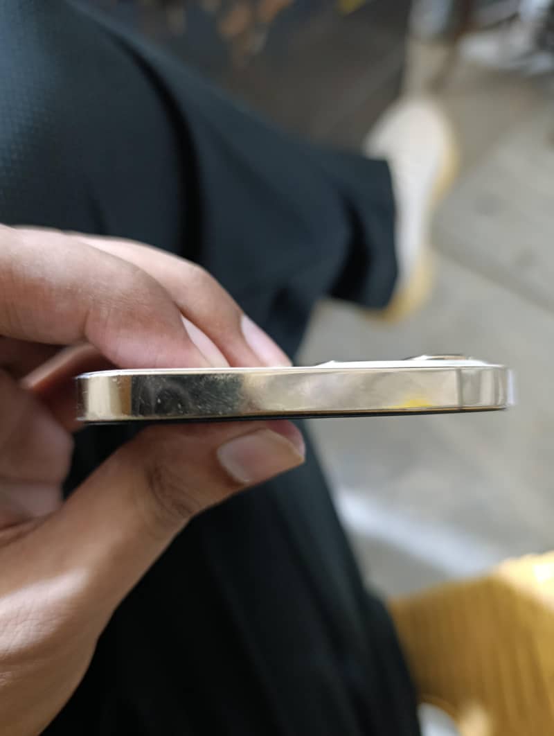 Apple iPhone 12 Pro Max 2
