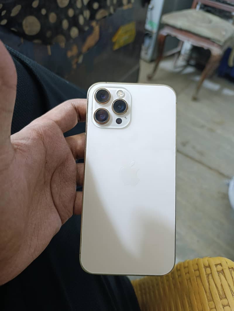 Apple iPhone 12 Pro Max 4