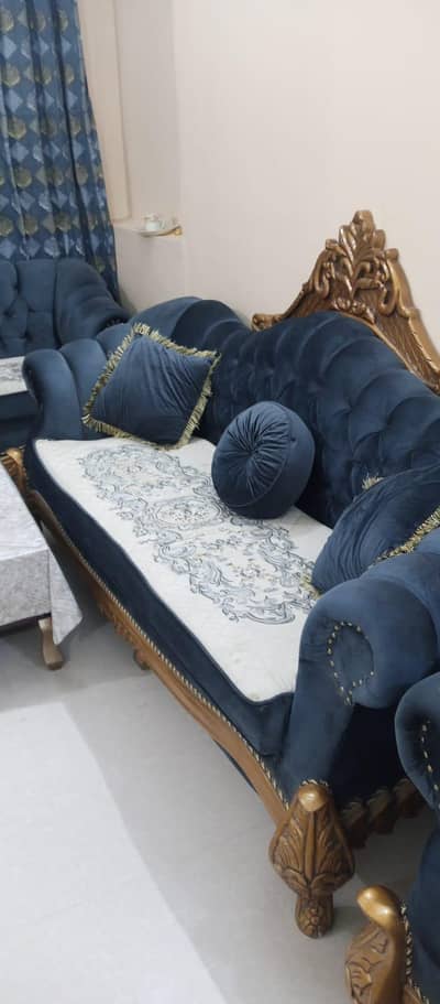 sofa set 7 seater juct like new