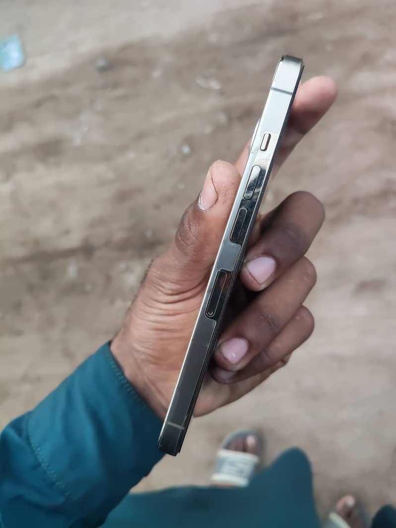 Apple iPhone 13 Pro 6