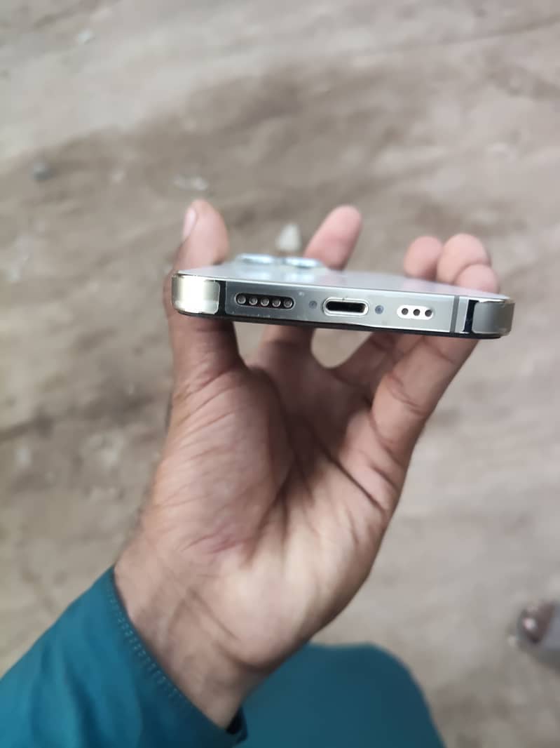 Apple iPhone 13 Pro 9