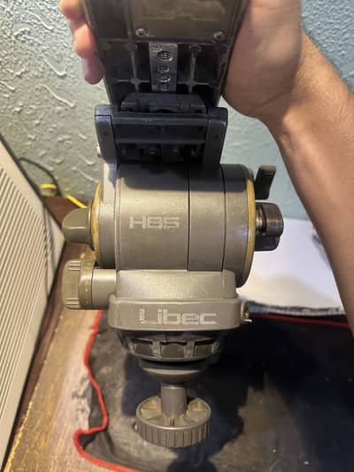 Libec H85 fluid head w/PH7 Extendable pan handle H85