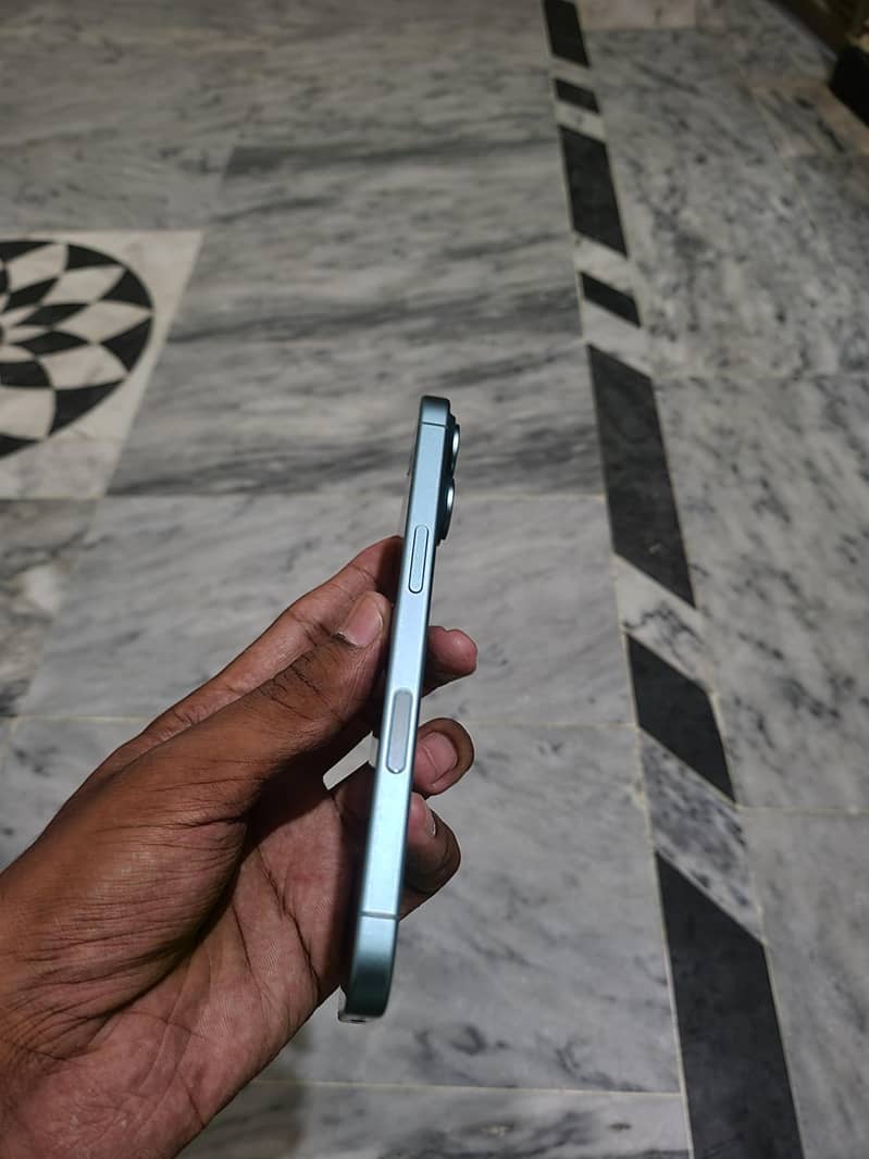 iPhone 16 1