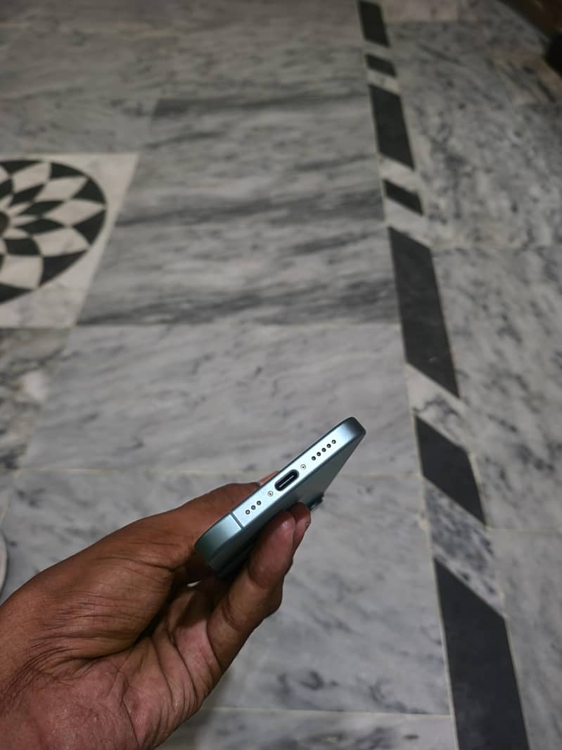 iPhone 16 2