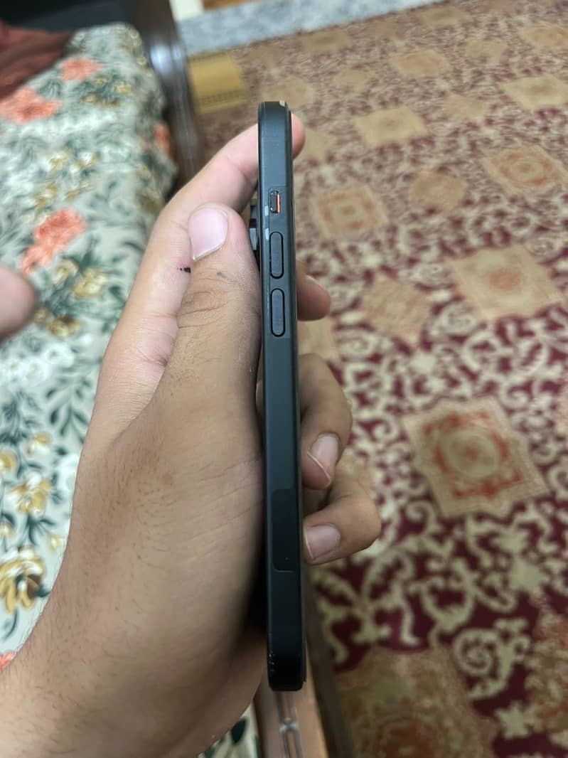 Apple iPhone 15 2
