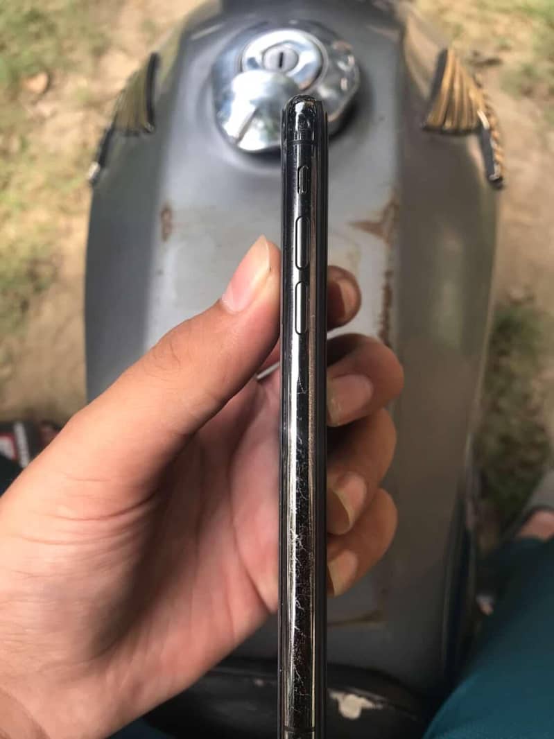 Apple iPhone X 5